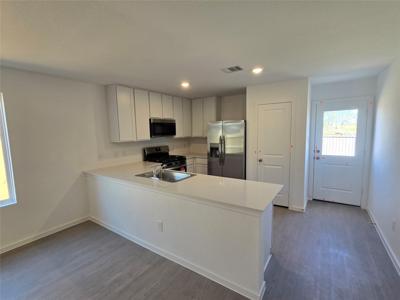 1723 Green Warbler Lane