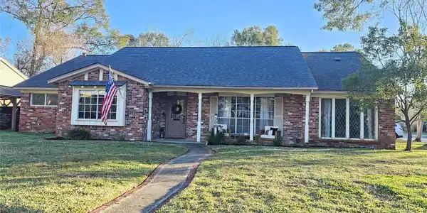 302 Shadow Creek Drive