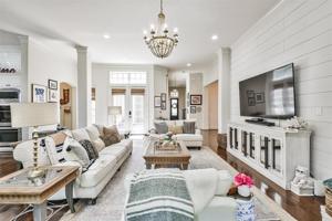 119 N Thatcher Bend Circle