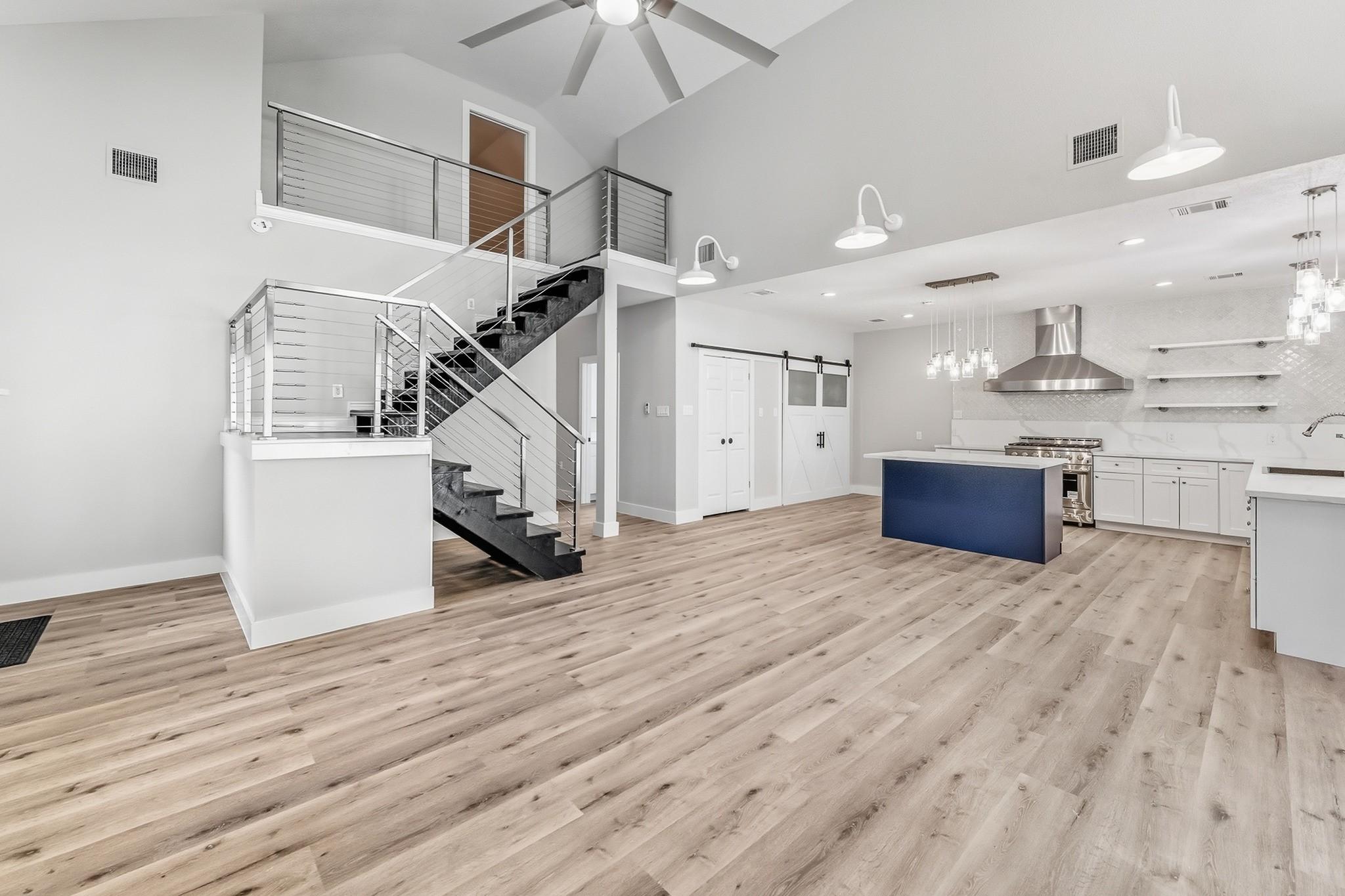 Image 3: 50 Hunter Creek Dr. Sleek and upscale design on th