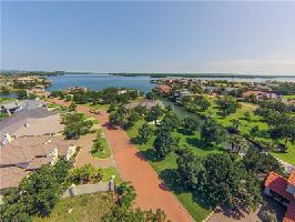 53 Applehead Island Dr