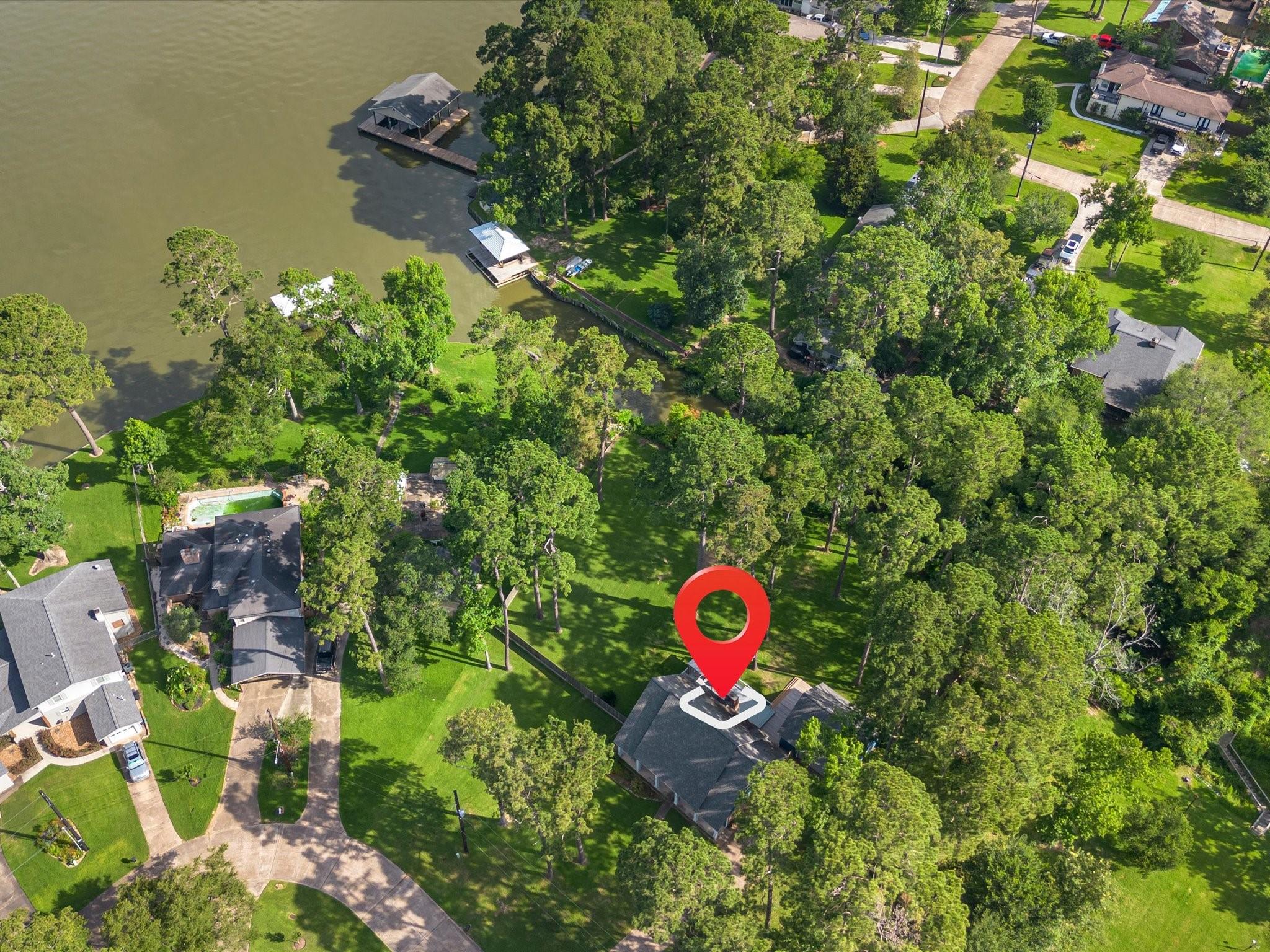 Image 1: Experience the vibrancy of lake living without nei