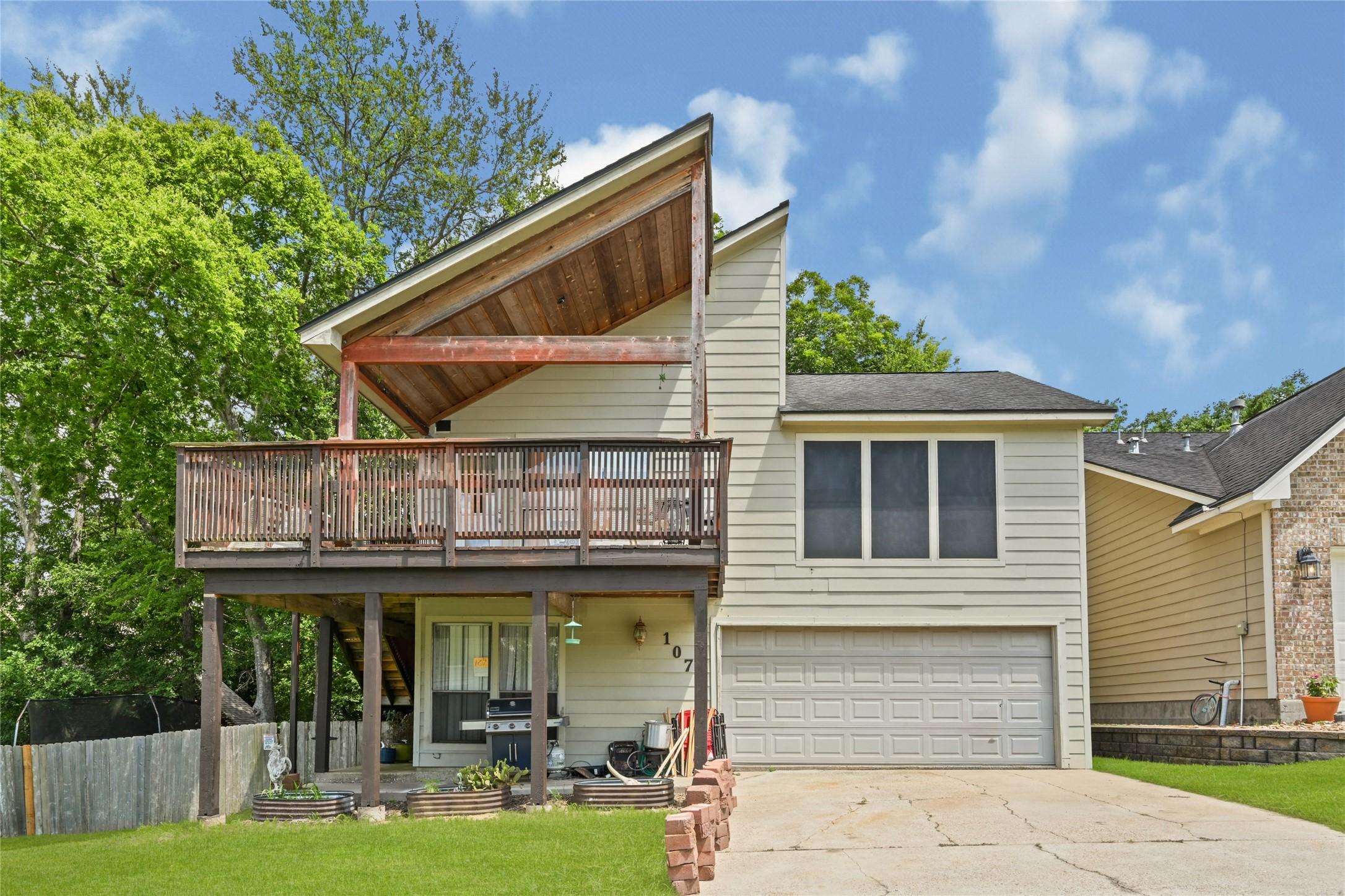 Image 3: Dynamic angle of the front exterior emphasizing th