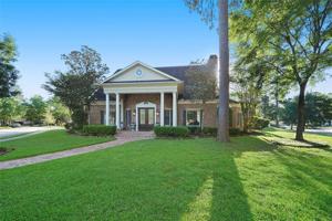 3 Twin Greens Court