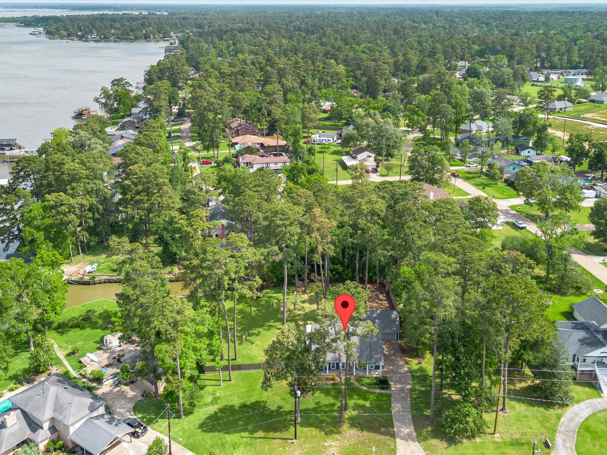 Image 2: 2.5 lots make up this 3/4 acre, a rare offering fo