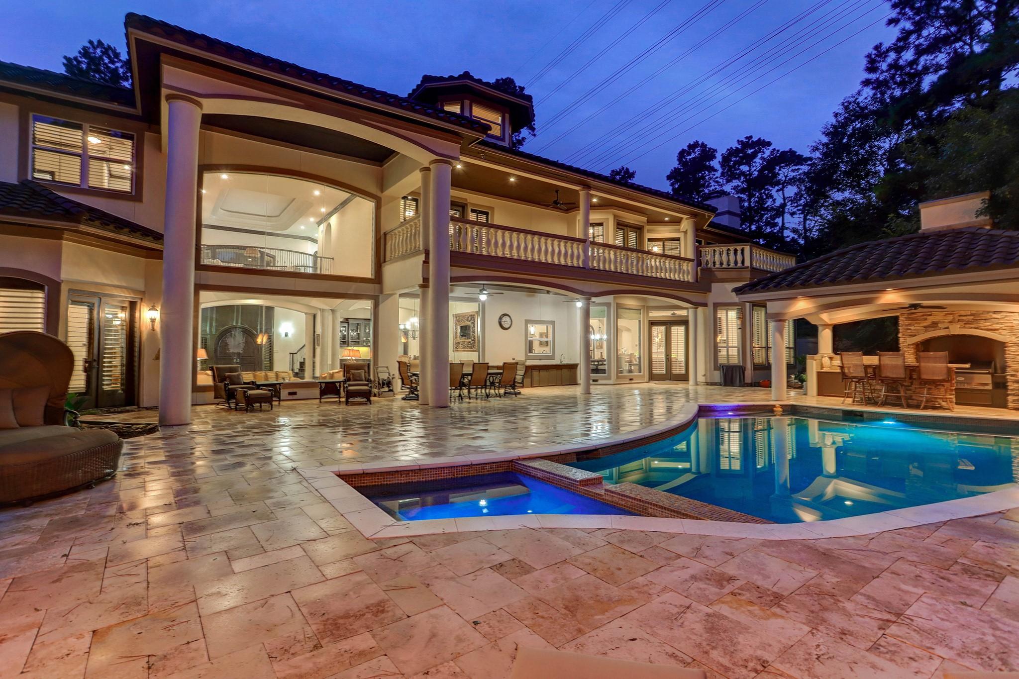Image 4: Look how beautiful the back deck and pool area are