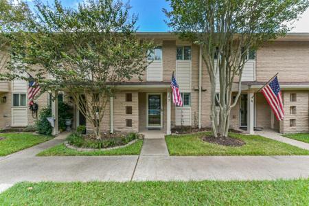 2330 Lakewood Yacht Club Drive