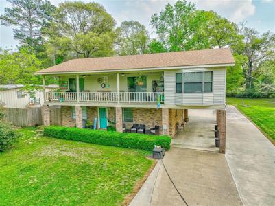 215 Lakeview Drive