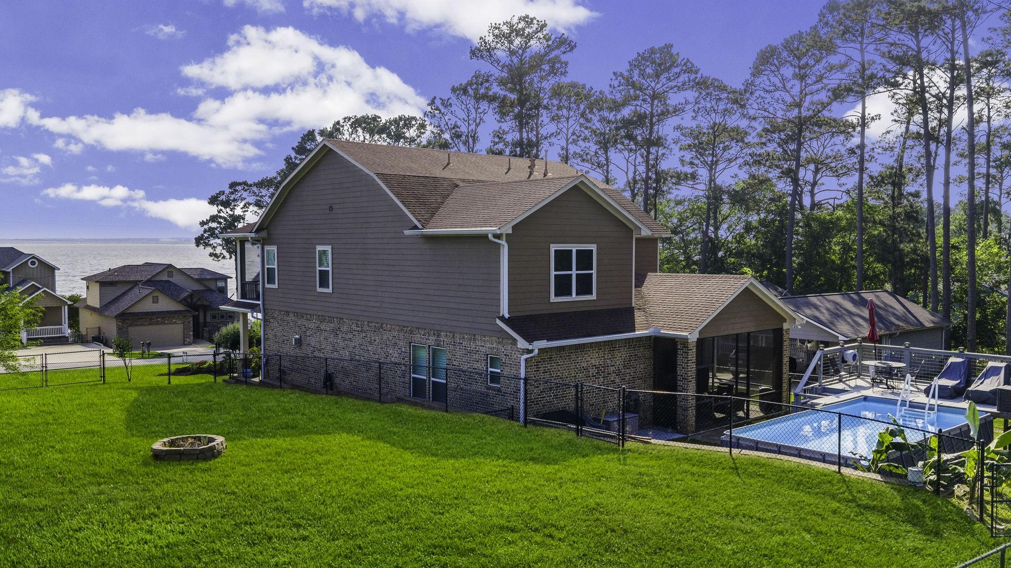 Image 3: TWO WATERVIEW  LOTS!