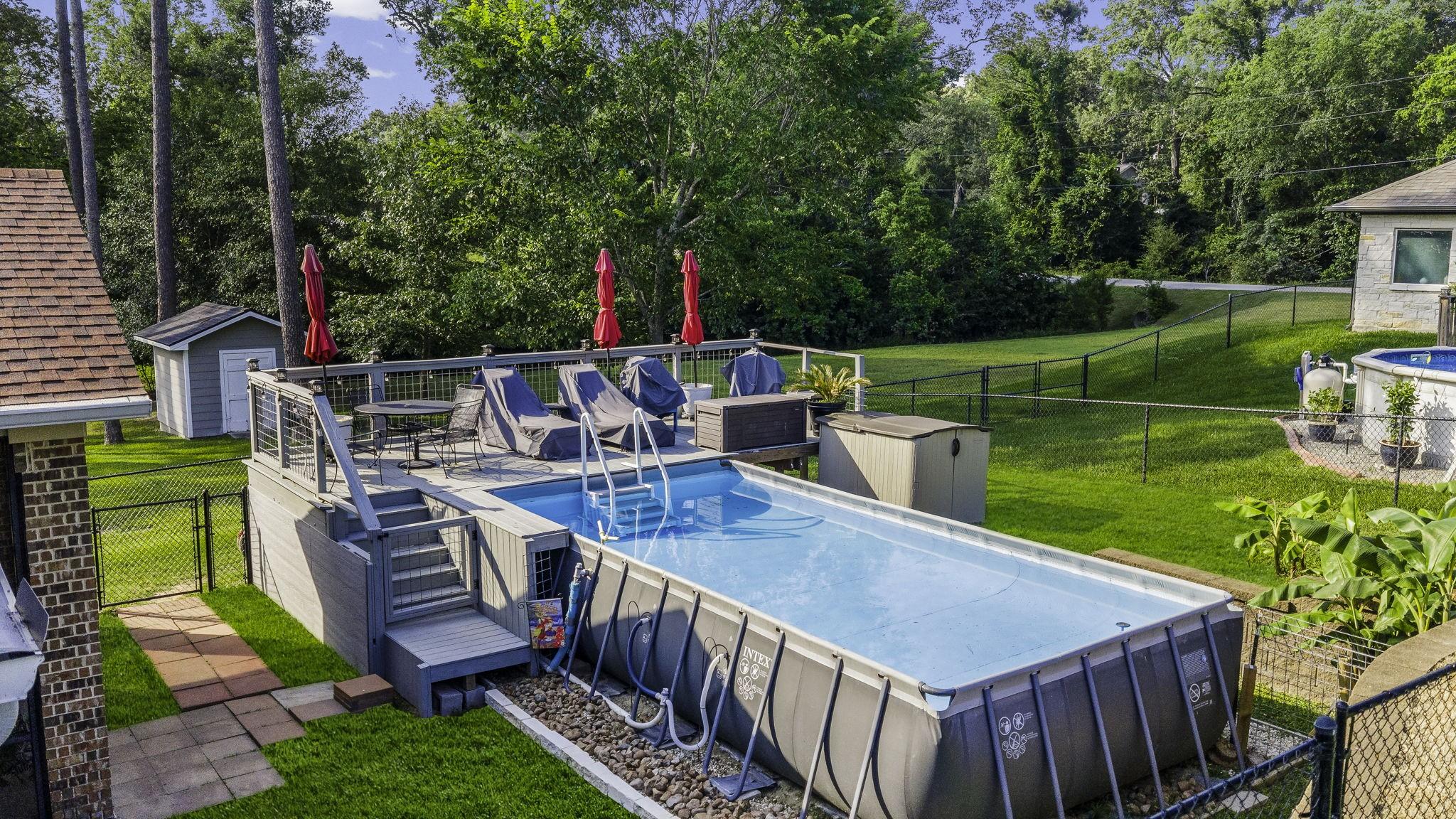 Image 4: Above ground oasis!