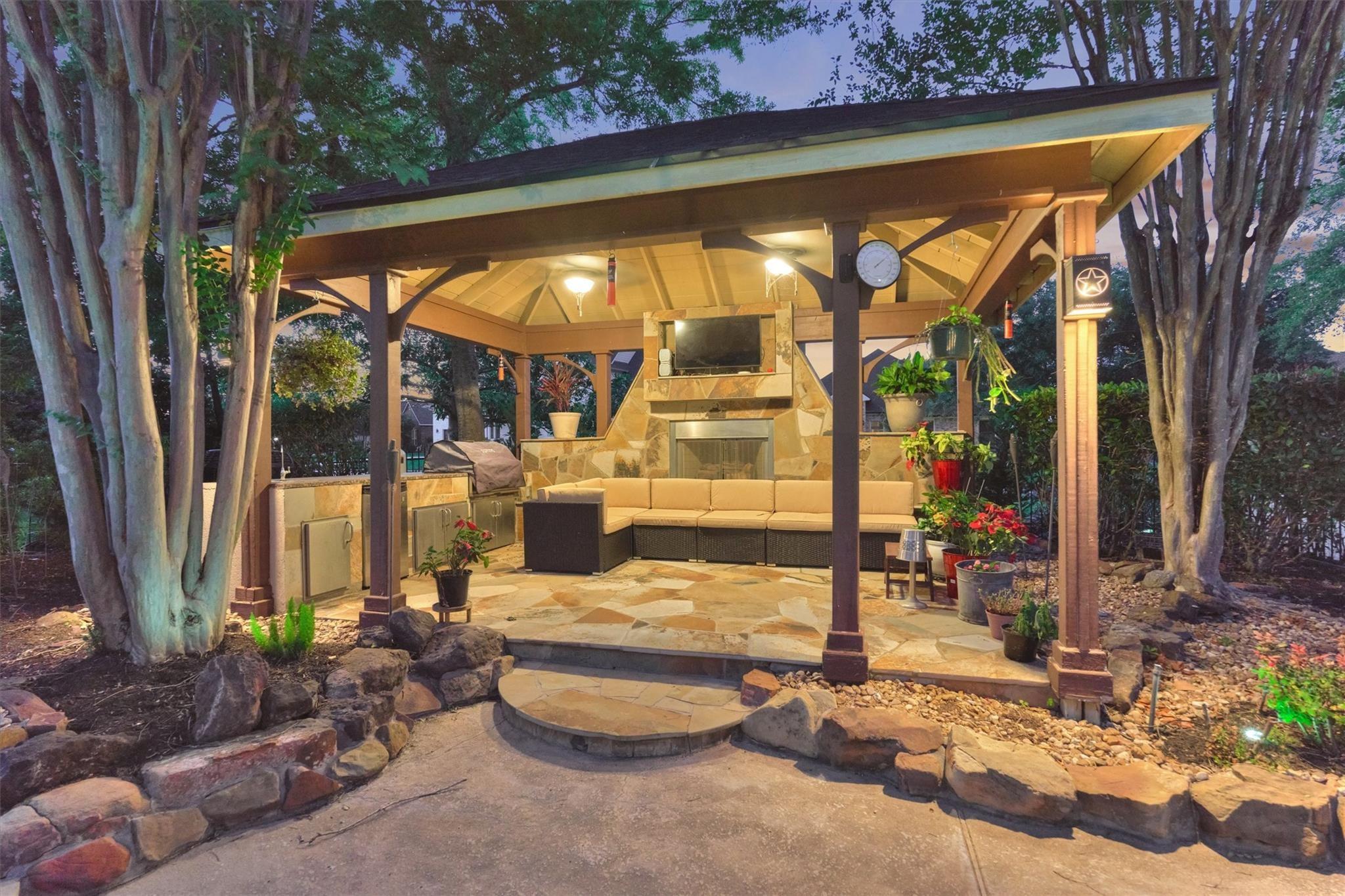 Image 4: A closer look at the cabana reveals a well-appoint