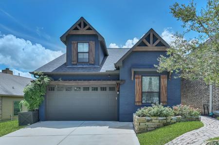 109 Cove Circle