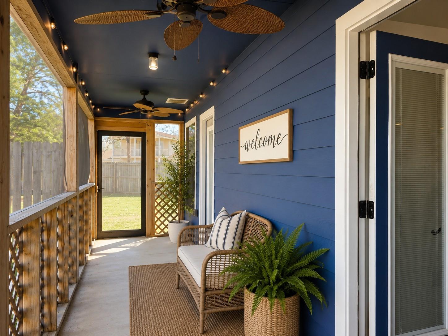 Image 3: Screened porch