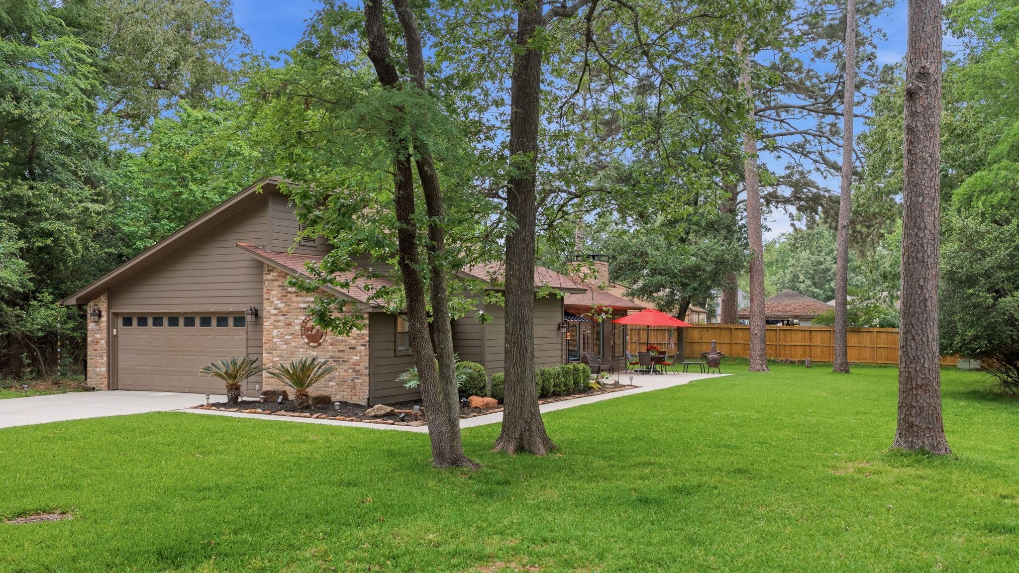 Image 2: Welcome to 11830 Cranberry Lane in Walden on Lake