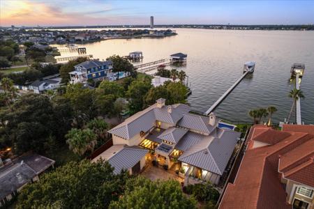 1 Waterford Oaks Lane