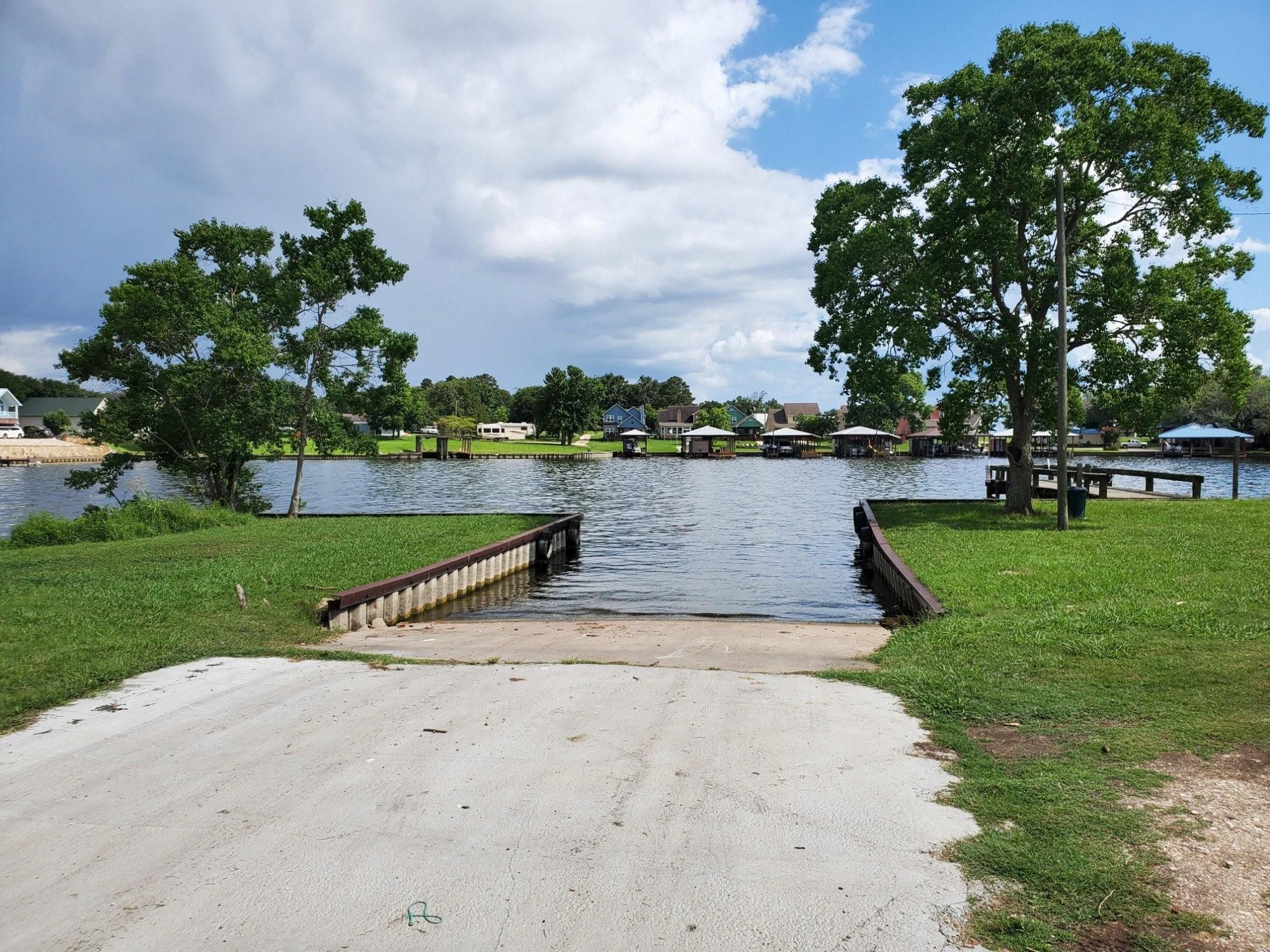 Image 4: Launch your boat or kayak for a day on the lake.