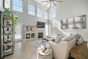 8211 Lakeshore Villa Drive