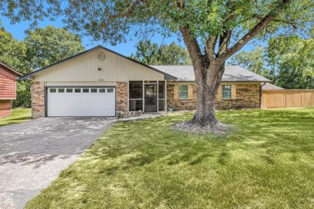 202 Twin Harbors Drive