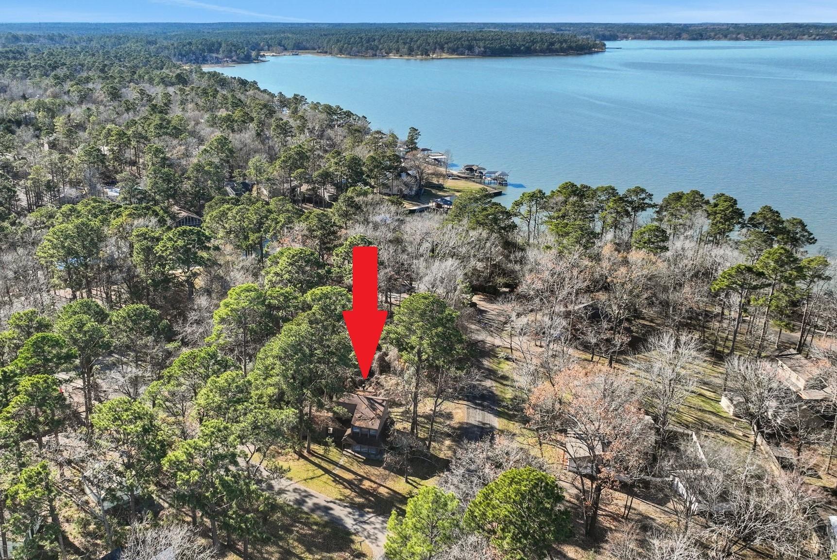 Image 2: Located in the gated community of Cape Royale on L