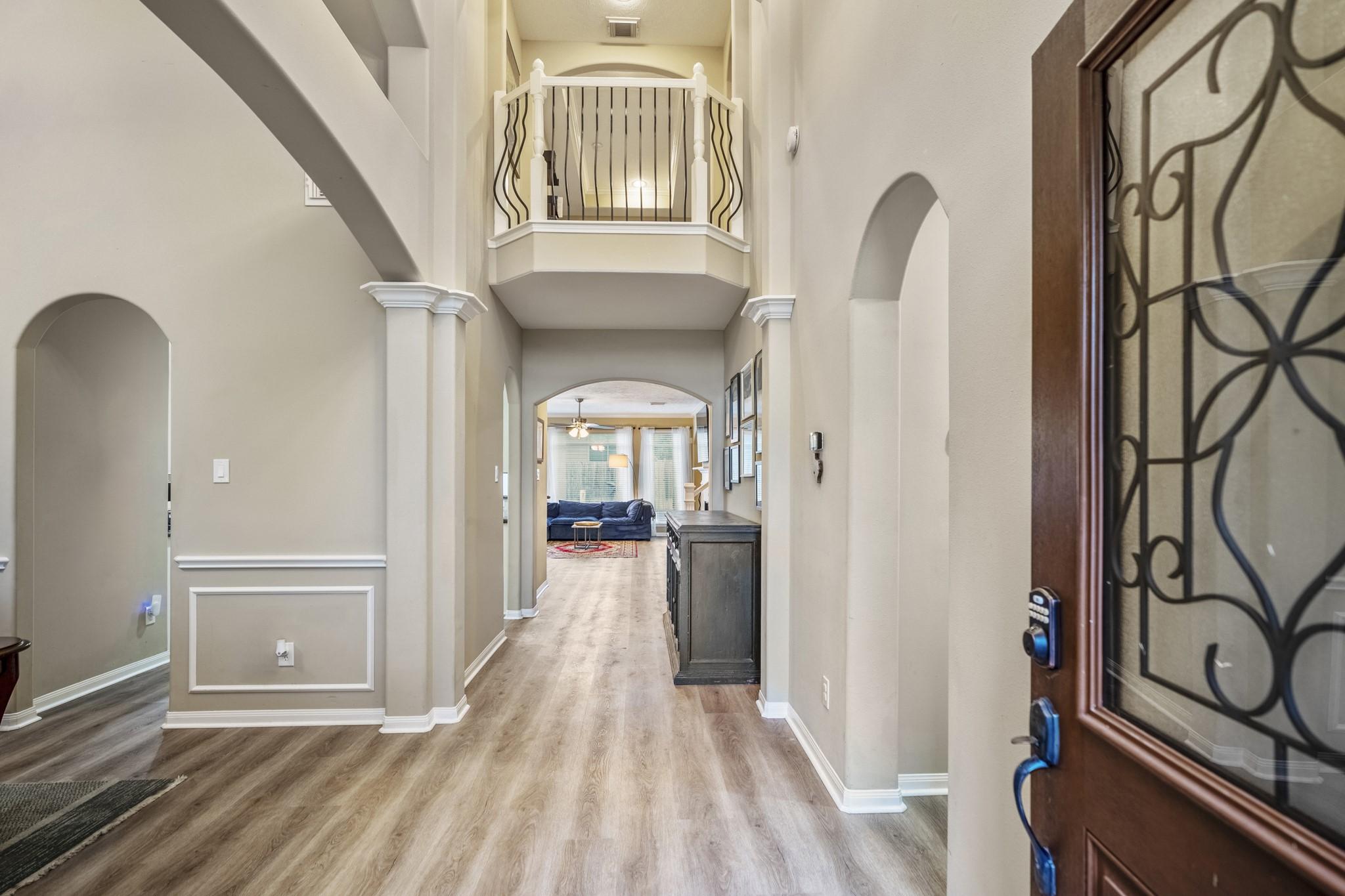 Image 4: This entry takes your breath away