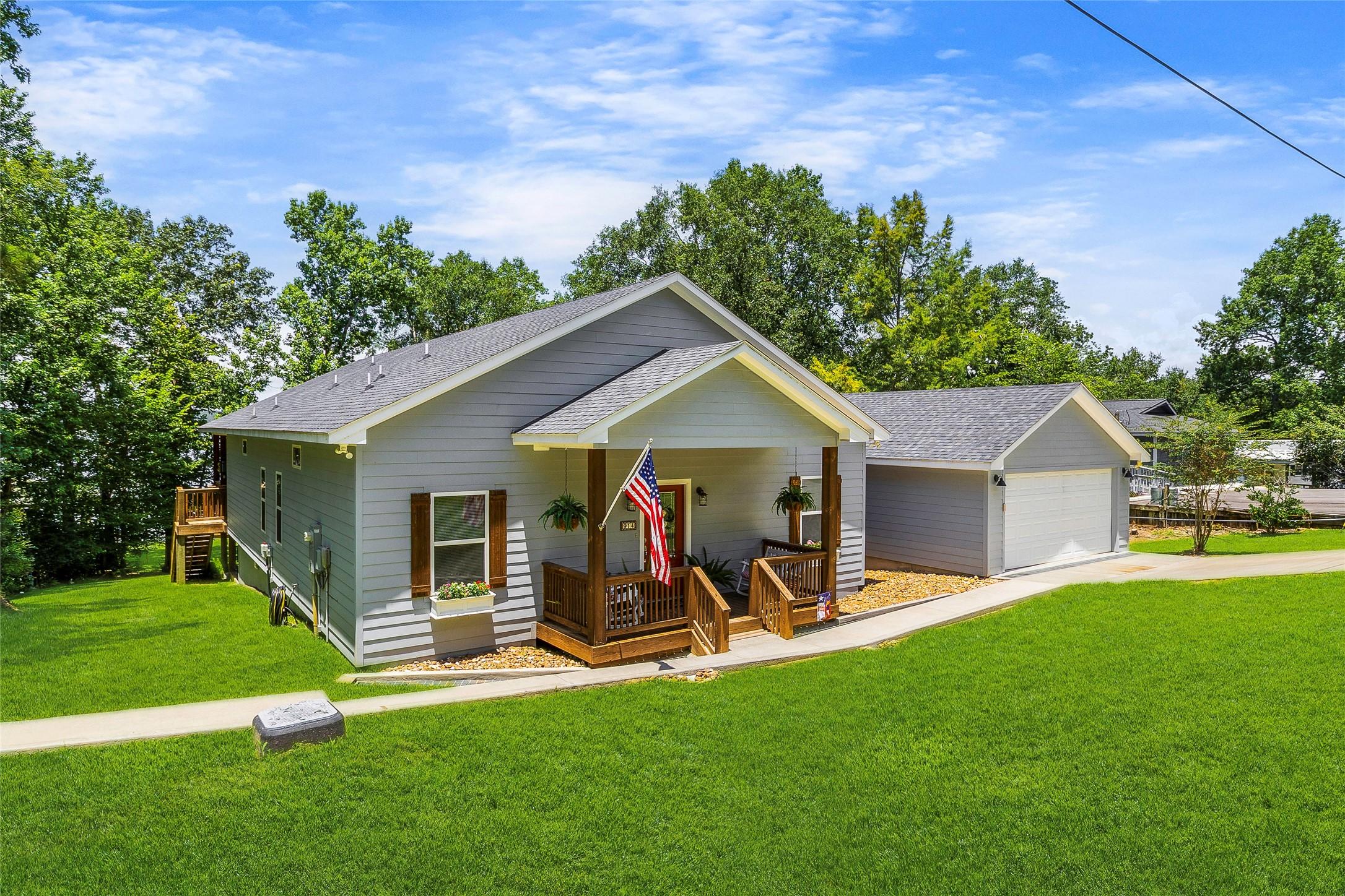 Image 2: Welcome to 914 Plum Tree