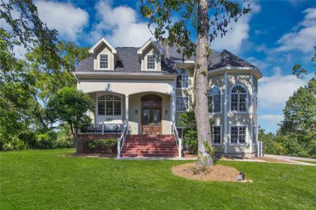 150 Lake Oaks Circle