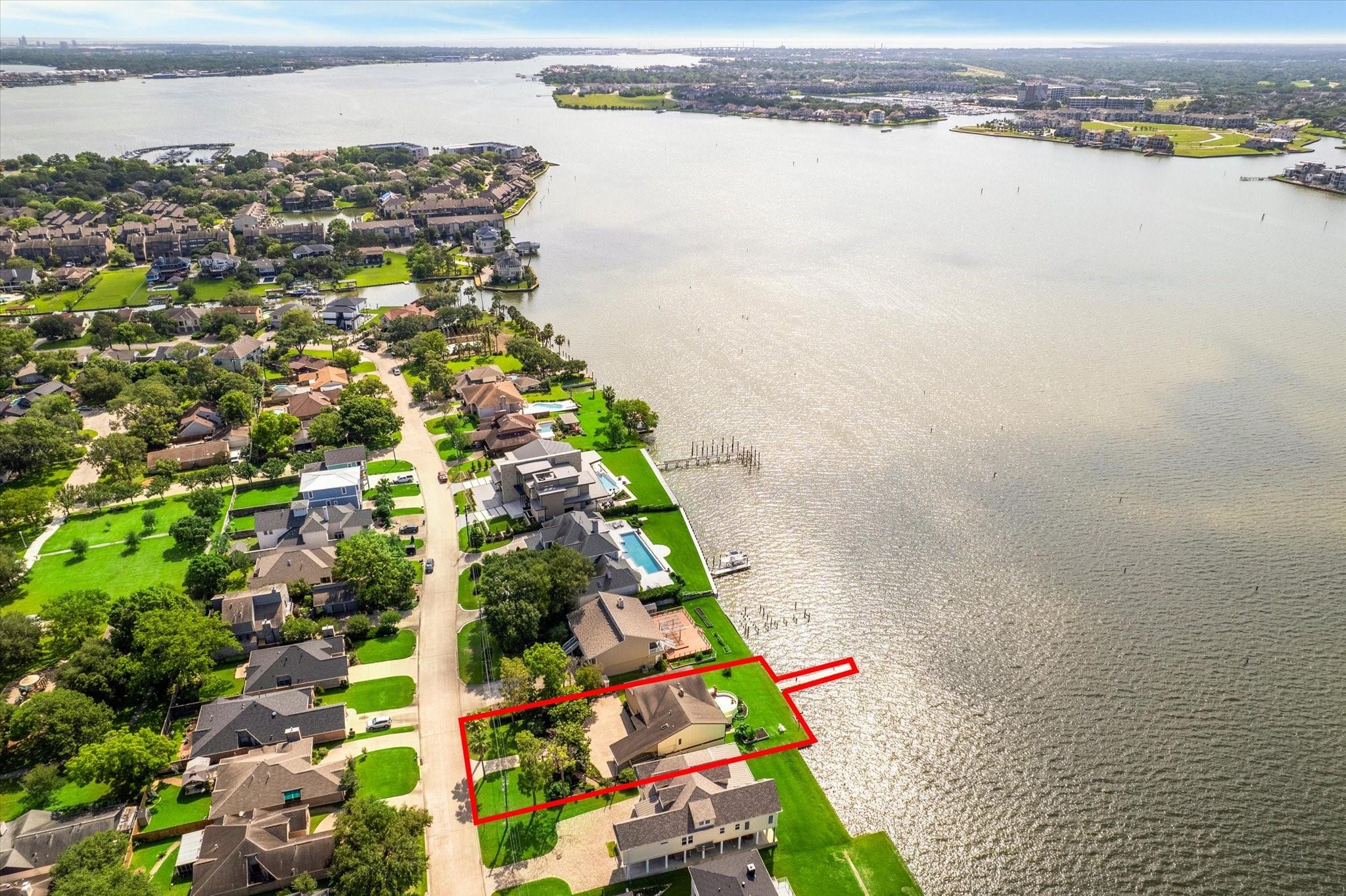 Image 2: SECOND AERIAL VIEW THAT SHOWS CLEAR LAKE AS IT OPE