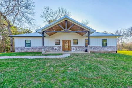 571 Paradise Drive