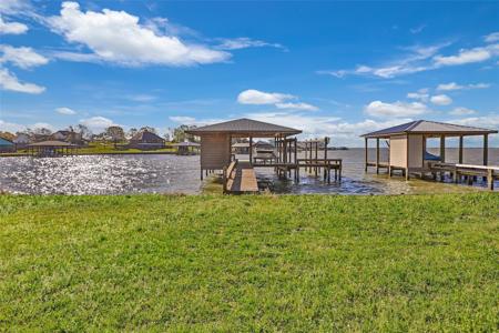 674 Dove Island