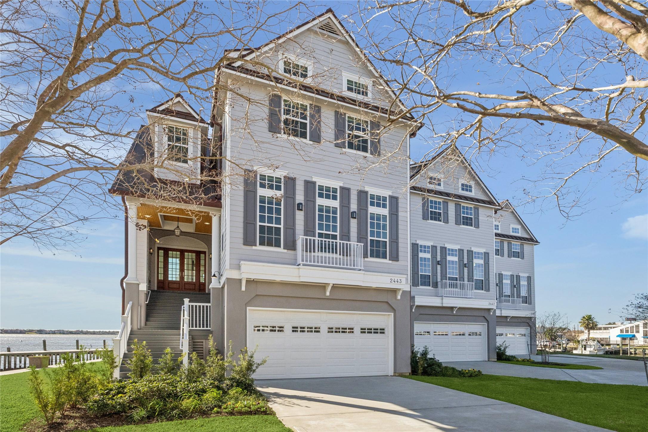 Image 1: Luxury, waterfront townhomes with access to privat