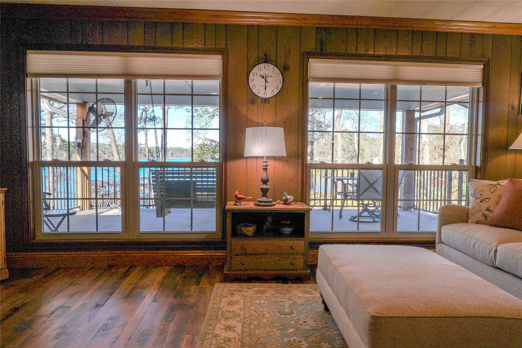 Image 4: Gorgeous lake views from the family room.