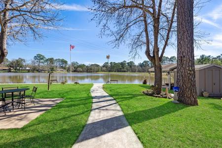 162 W Lake Drive