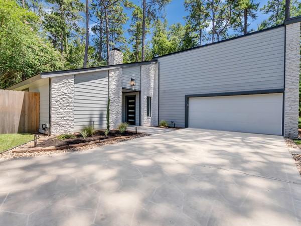 Image 3: New garage door, keypad, garage door opener, outs