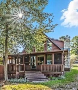 52 Hunters Creek Drive