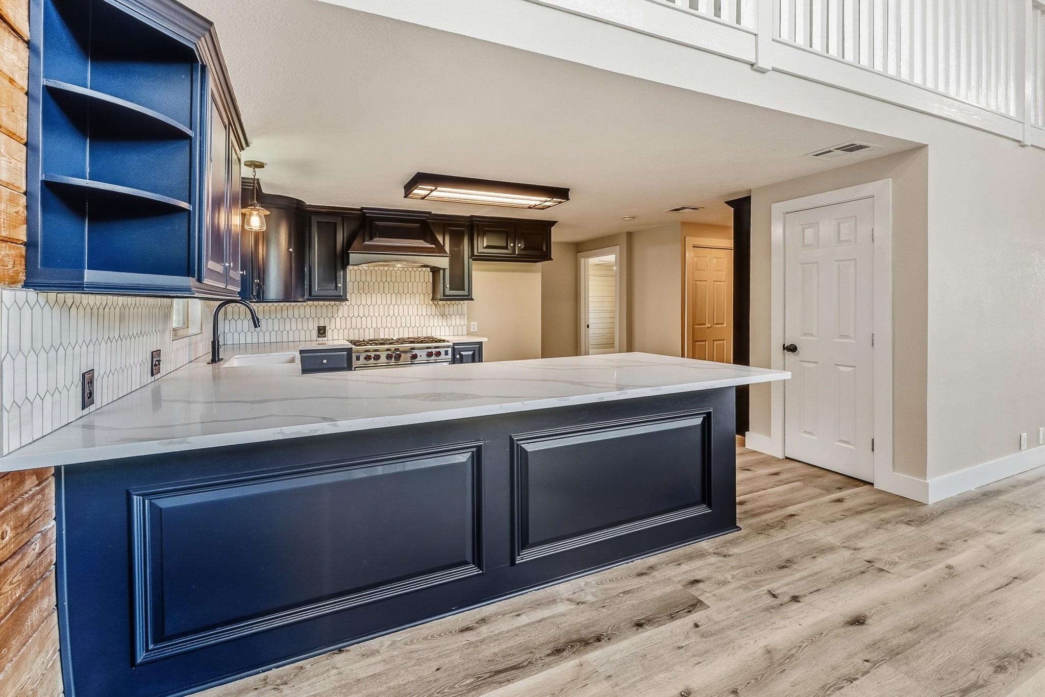 Image 3: Newly renovated gorgeous
