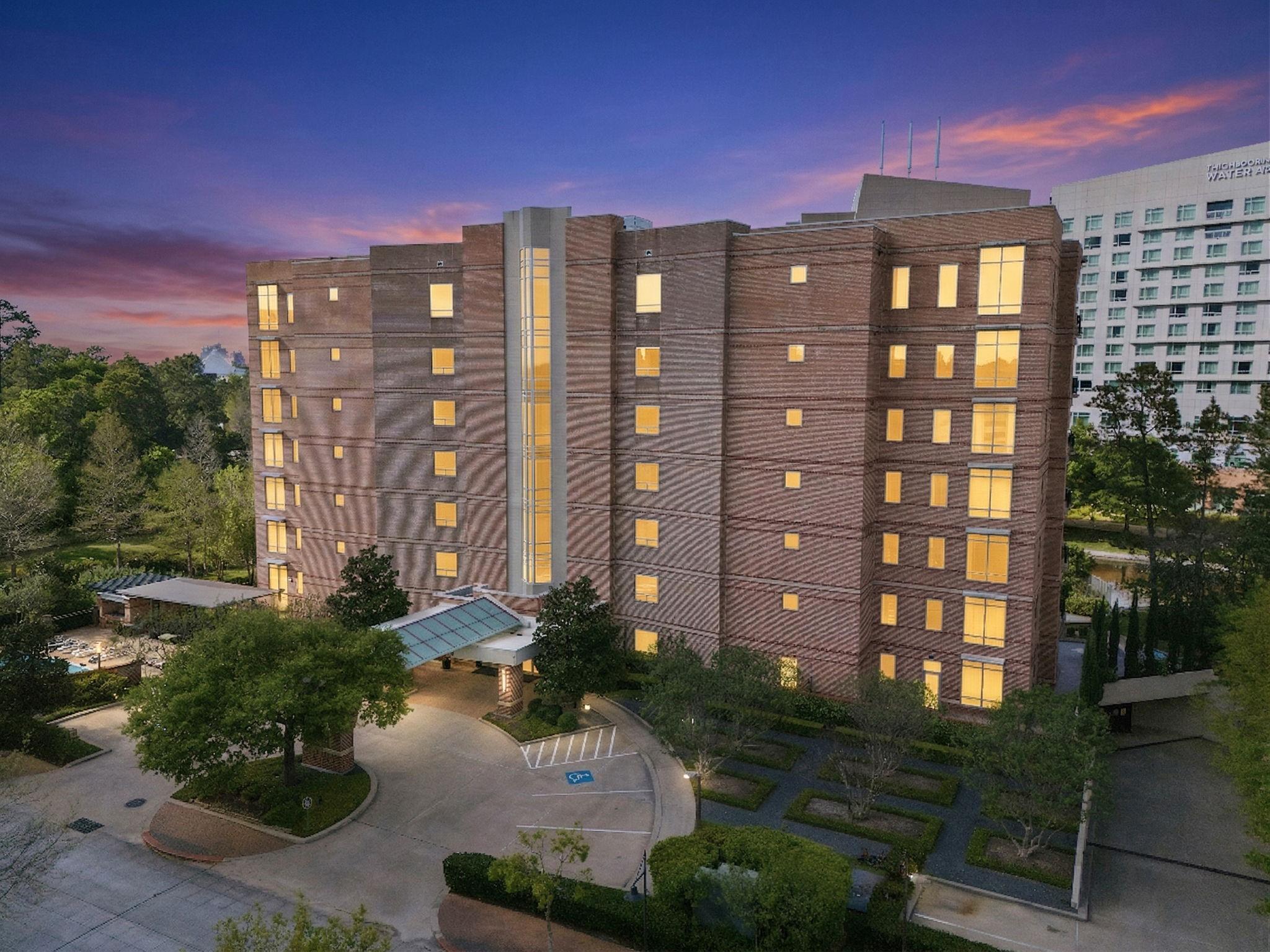 Image 1: 3 Waterway Court #1B, The Woodlands, Texas, 77380