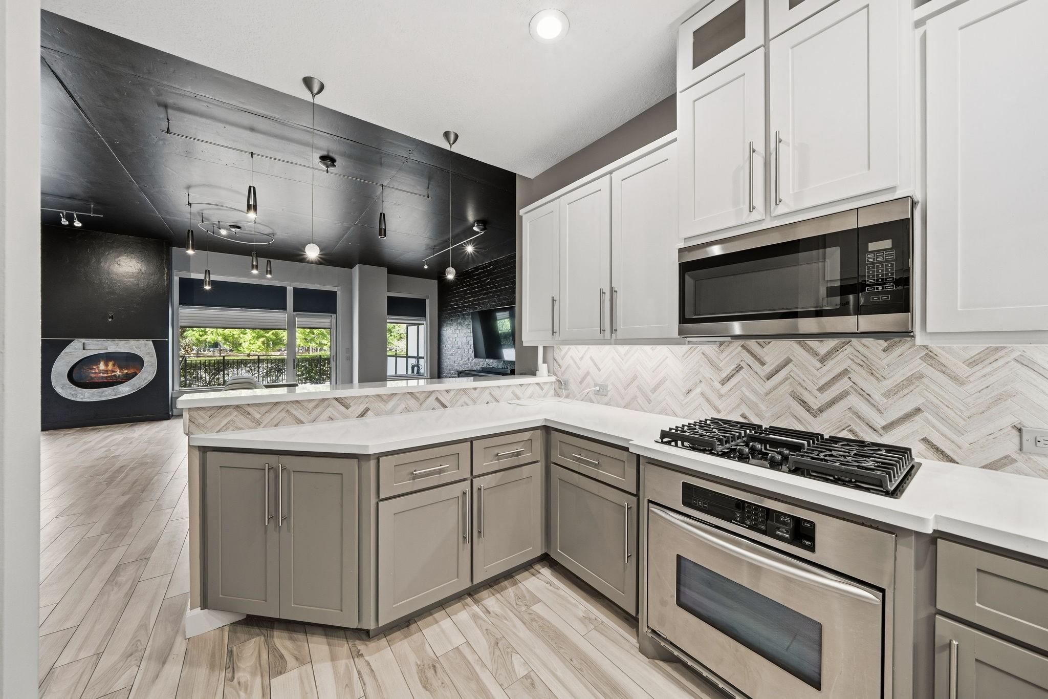 Image 3: 3 Waterway Court #1B, The Woodlands, Texas, 77380