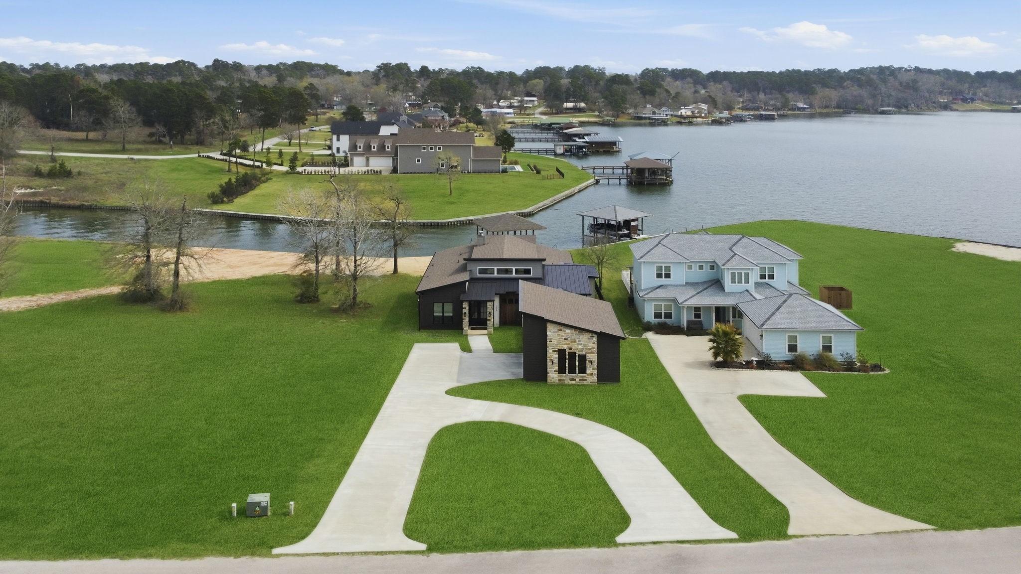 Image 1: Welcome to 255 Peninsula Drive