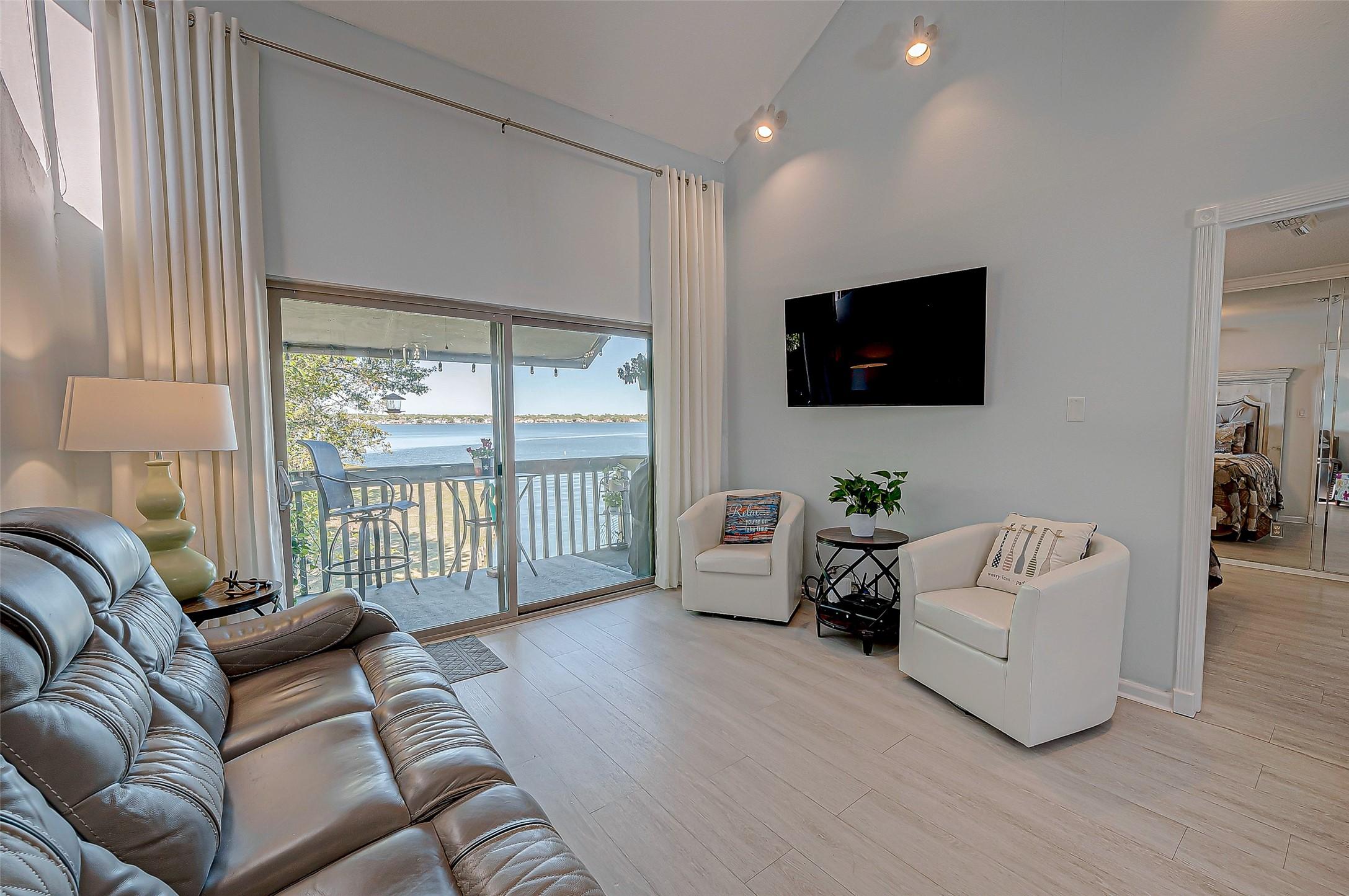 Image 4: Look at this view!!!! You can see the water from a