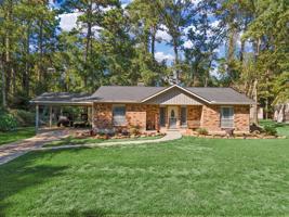 183 Westwood Dr E Drive