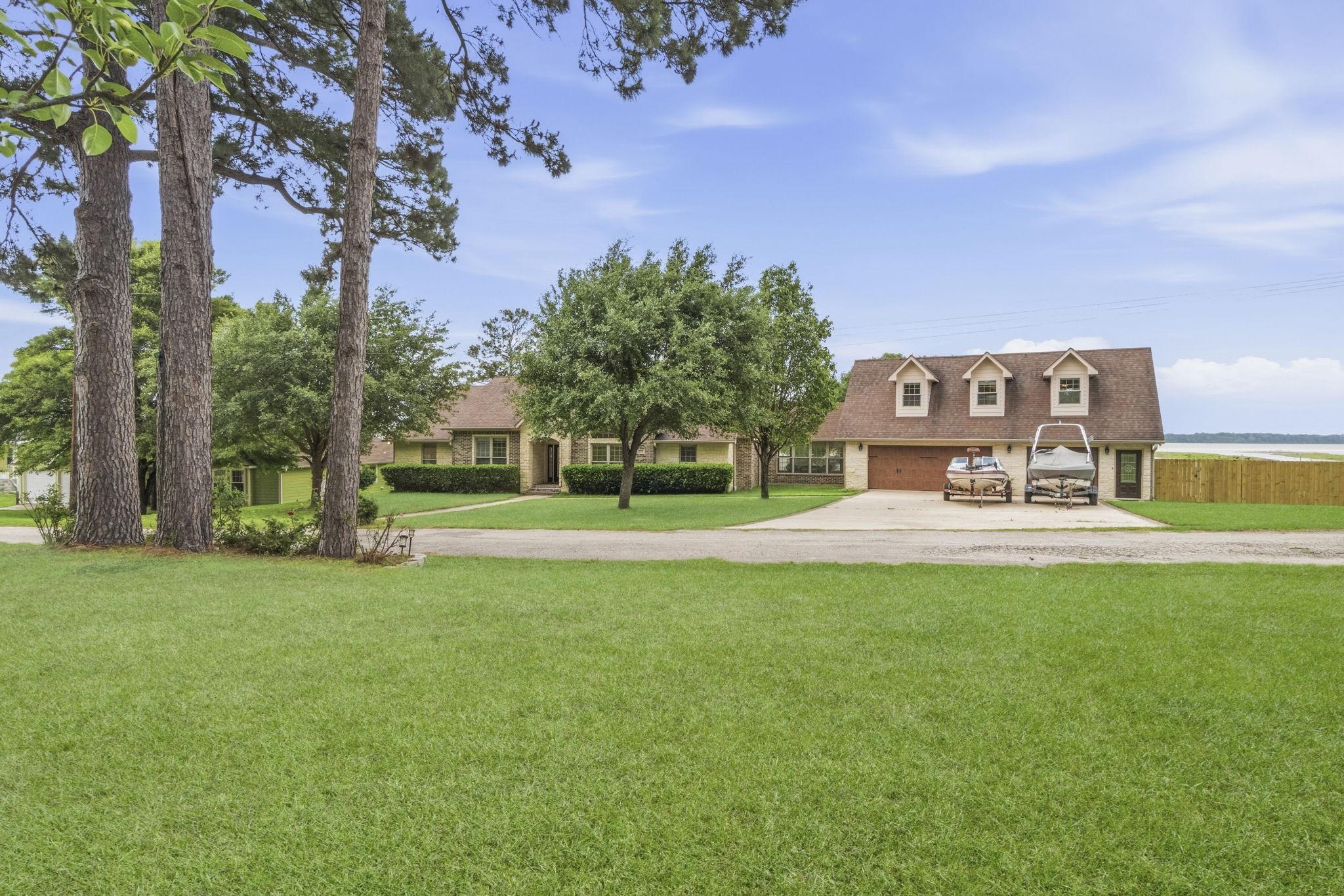 Image 3: front of house