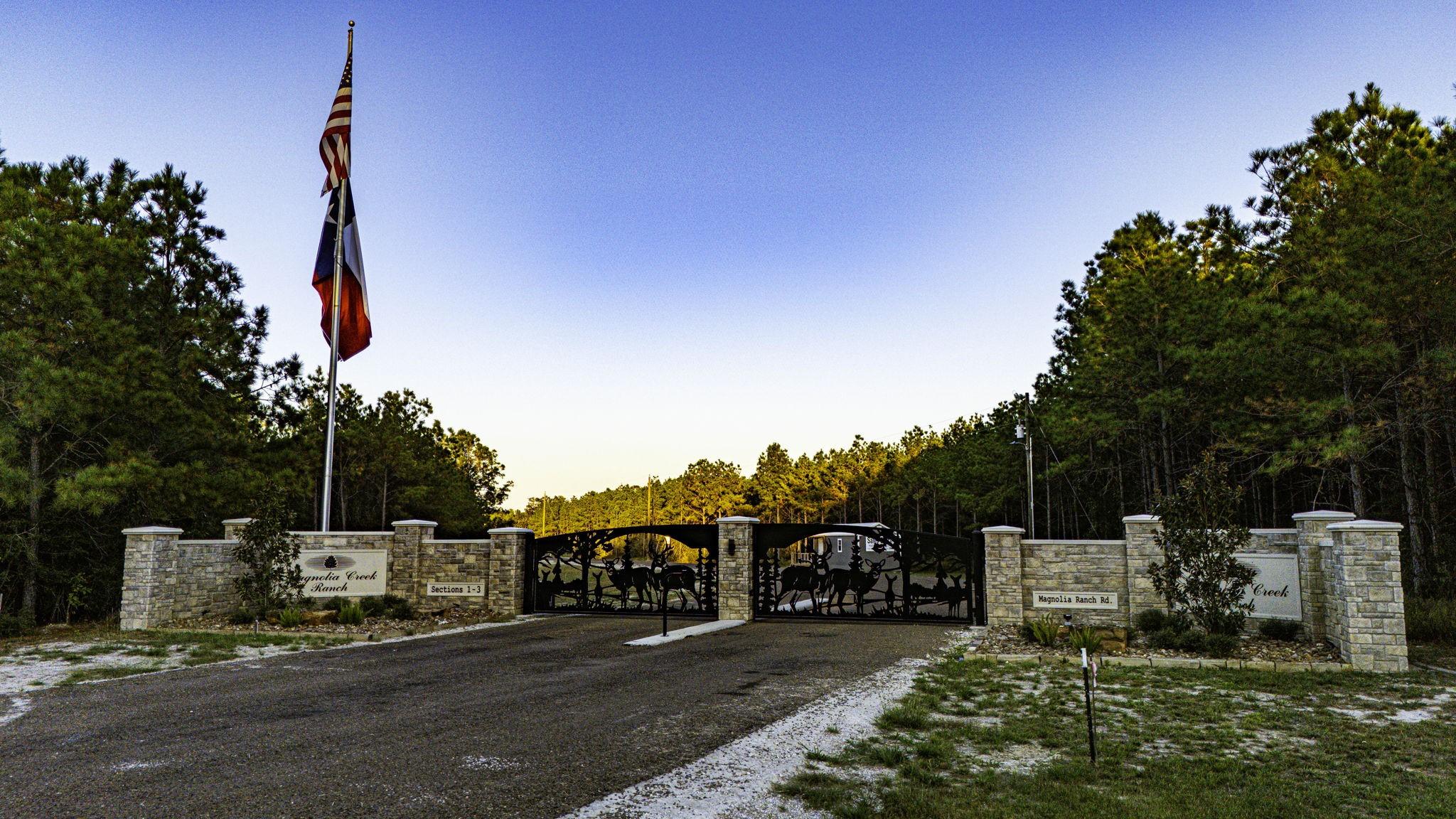 Image 2: Magnolia Creek Ranch Entrance