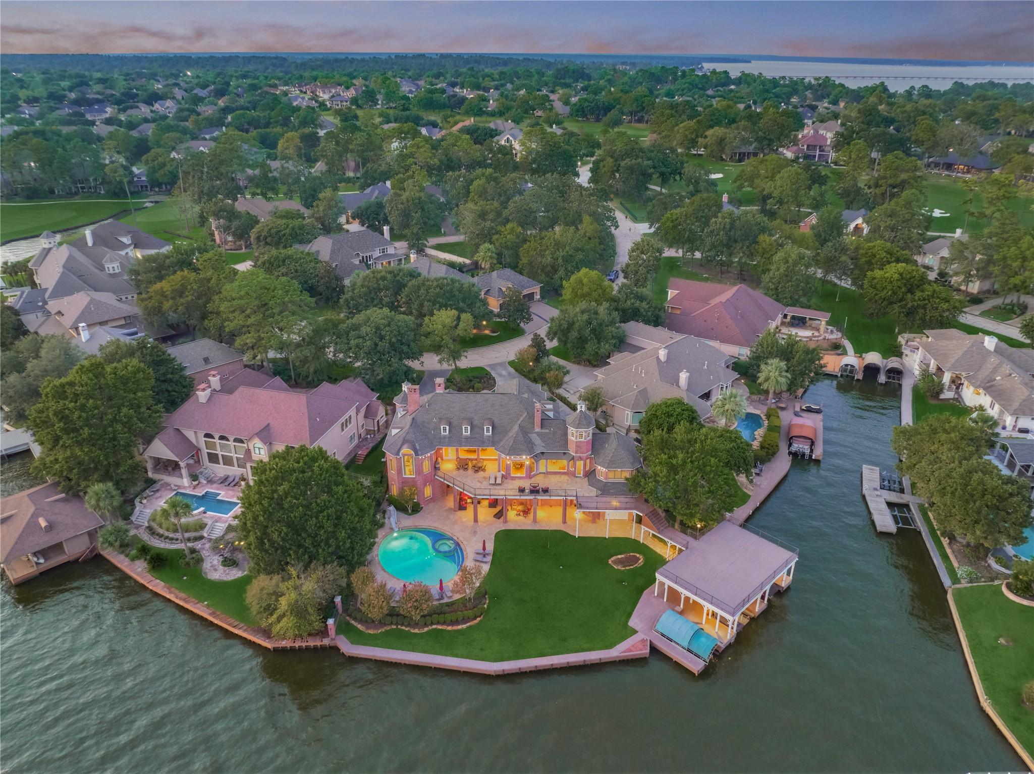 Image 2: This incredible estate home on two oversized water