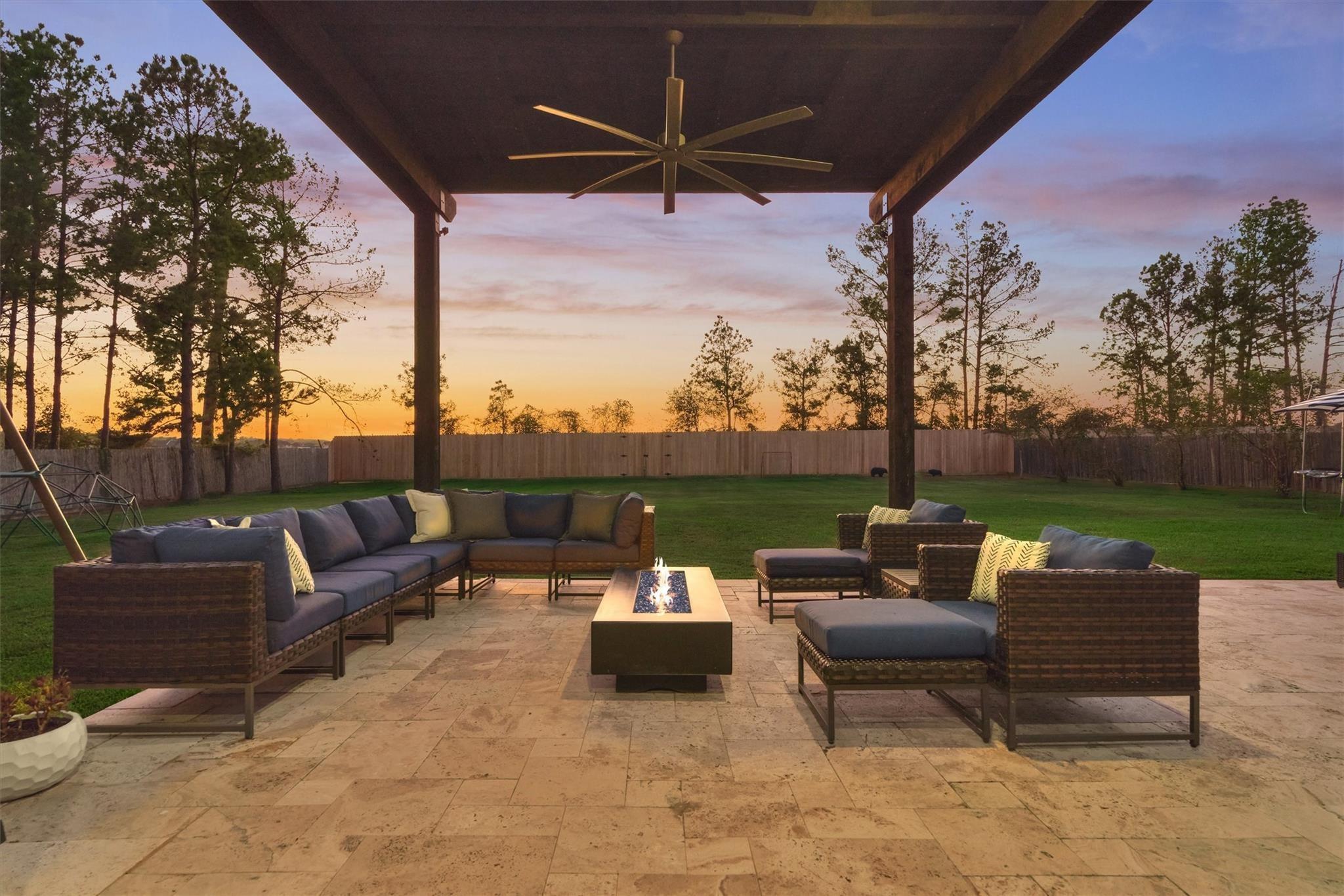 Image 3: Situated on a full acre, the property offers a gen