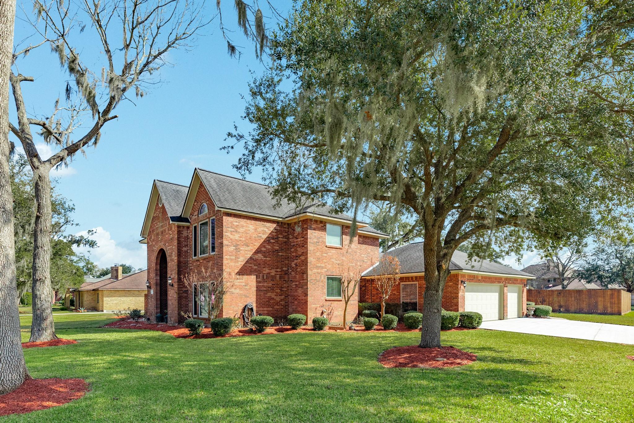 Image 2: Impeccably maintained throughout, this truly excep