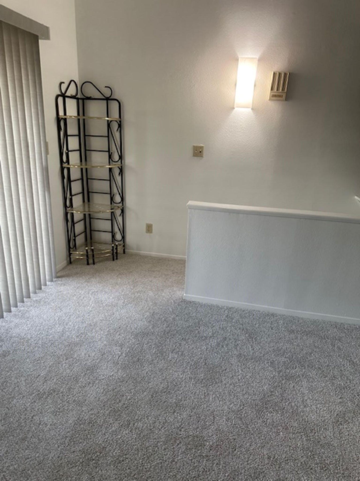 Image 3: Living room