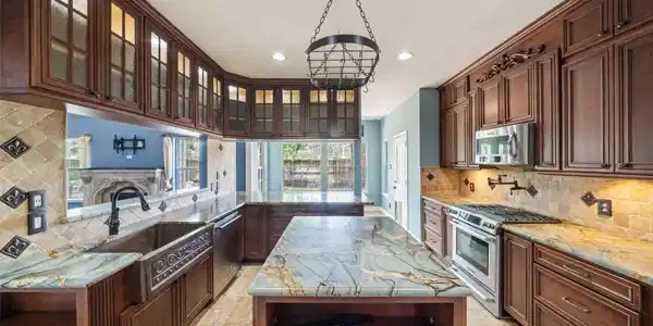 2502 Sea Horse Court