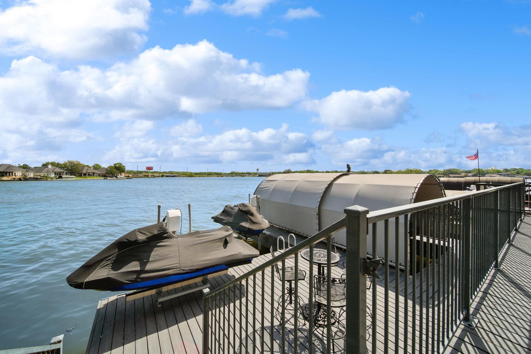Image 2: Boat and Jet Ski lift