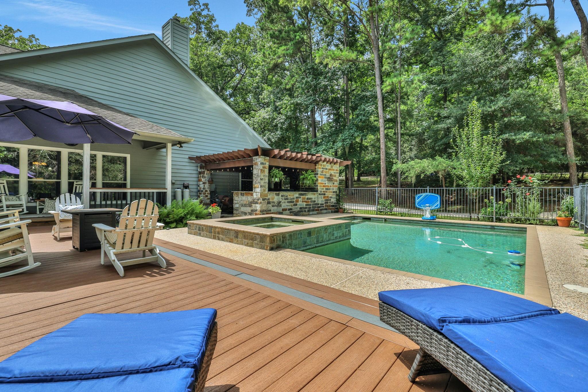 Image 1: Welcome to 991 Kings Way in the gated community of