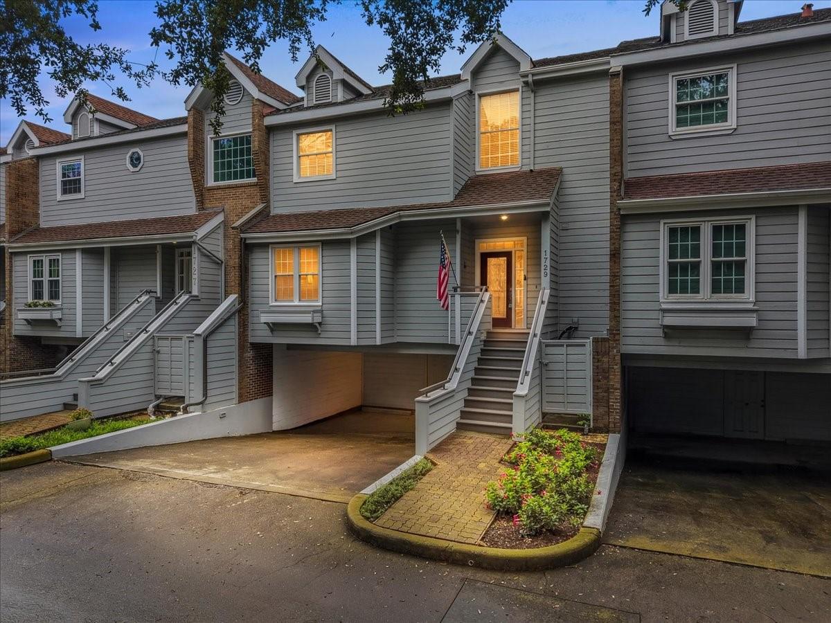 Image 2: Discover this beautifully maintained 2-bedroom, 2.